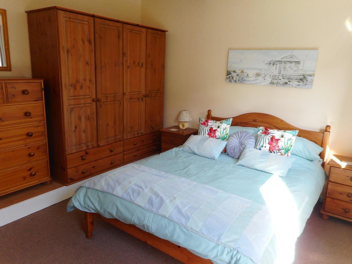 Oak Lodge Llanteg Buitenkant foto